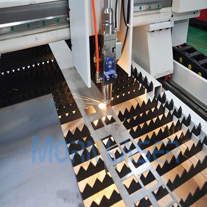 5 Richtlinien, die Sie kennen sollten, bevor Sie ein Faserlasersystem für Schneidanwendungen kaufen