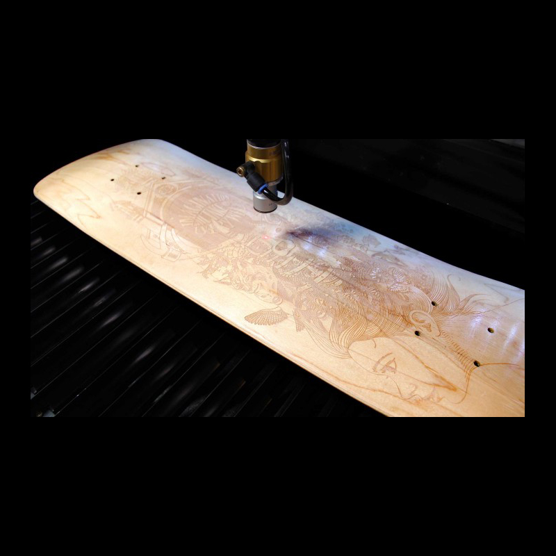 Warum CO2-Lasergravurmaschine beim Ausbau des Skateboard-Produktionsgeschäfts helfen?